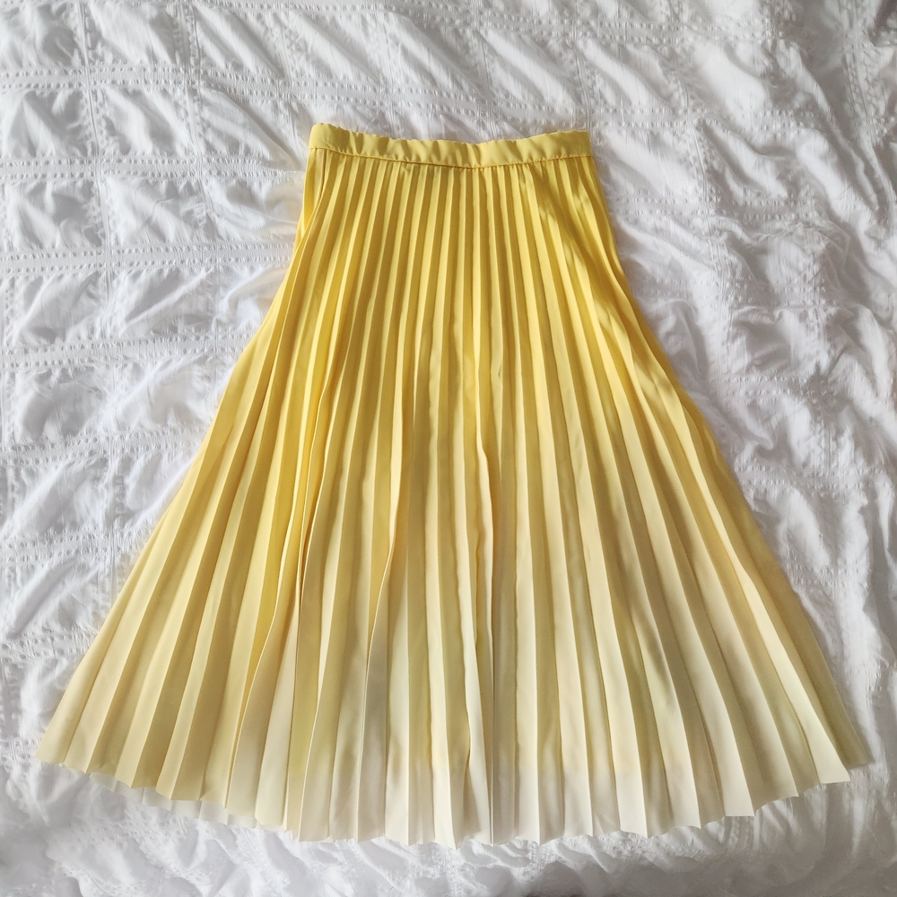 Zara Sunny Yellow A-Line Pleated Skirt